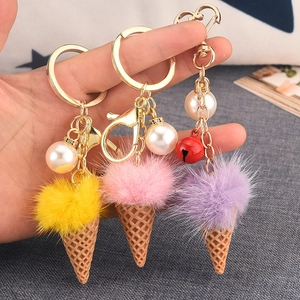 Mignon Porte-clés Cône de Crème Glacée en Fausse Fourrure Pendentif de Sac avec Perle et Cloche pour Femmes et Filles
