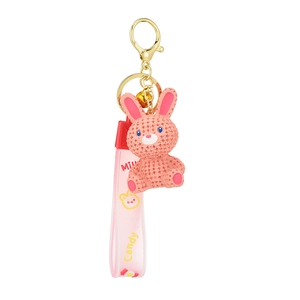 Rosa Kaninchen Schlüsselanhänger mit Strickstruktur und Silikon-Handschlaufe für Taschen