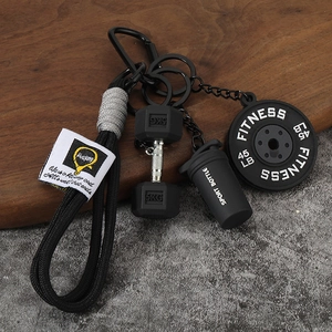 Porte-clés de fitness avec mini haltère, disque de poids et pendentif de gourde