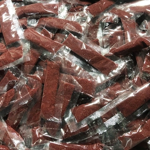 Sachets de poudre de cinabre en vrac avec granules rouge foncé pour accessoires bijoux