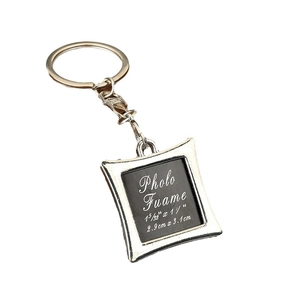 Square silver metal photo frame keychain for couple with 2.9x3.1cm picture insert
