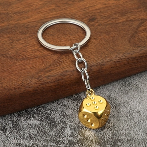 Zinc alloy keychain with gold dice pendant and silver metal ring for gambling enthusiasts