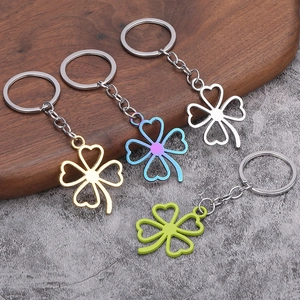 Lucky Clover Keychain Zinc Alloy Hollow Heart Shape Key Ring Bag Pendant Minimalist Ornament Accessory