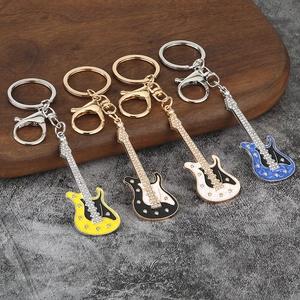 Porte-clés Guitare Électrique Alliage De Zinc Strass Émail Instrument De Musique Charme De Sac Cadeau Pour Amateurs De Musique