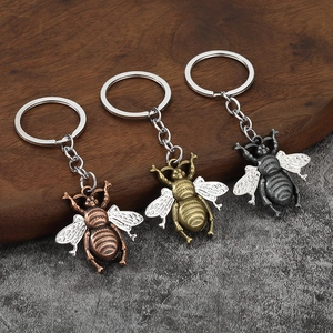Vintage Bee Keychain Zinc Alloy Antique Metal Insect Pendant For Bag Key Decoration