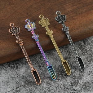 Mini Metal Spoon Crown Top Vintage Retro Pendant Small Spatula Scoop For Spice Powder Zinc Alloy Decorative