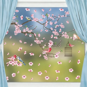 Detailansicht der Kirschblüten-Fensteraufkleber mit rosa Blüten und bunten Vögeln