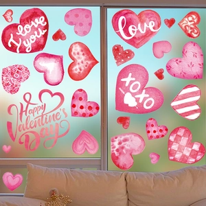 Rosa Herz-Fensteraufkleber für Valentinstag-Dekoration auf Glasfenster-Hintergrund