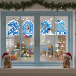Detail von blauen 2026 Weihnachts-Schneemann-Fensteraufklebern auf einer Glasscheibe