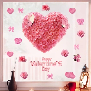 Détail de stickers de fenêtre Saint-Valentin avec cœur de roses roses et papillons