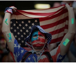 Tatuaggi temporanei luminosi della bandiera USA con effetti fluorescenti per feste