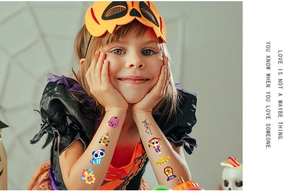 Tatouages temporaires du Jour des Morts pour enfants avec crânes et guitares colorés