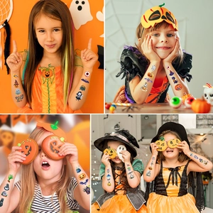 Tatouages temporaires colorés d'Halloween pour enfants sur fonds de fête joyeuse