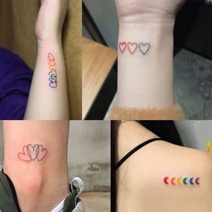 Autocollants De Tatouage Temporaire Cœur Souriant Coloré Imperméables Art Corporel Géométrique Minimaliste Pour Femmes Filles