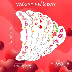 Herz- und Lippen-Gesichtstattoos für Valentinstag-Make-up mit verschiedenen Motiven