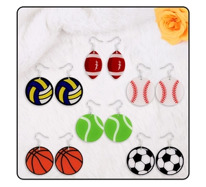 Lot de six paires de boucles d'oreilles créatives en acrylique motifs ballons de sport
