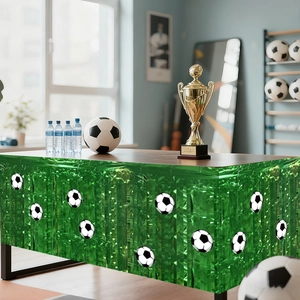 Jupe de table à franges verte avec motifs football pour décoration de fête sportive