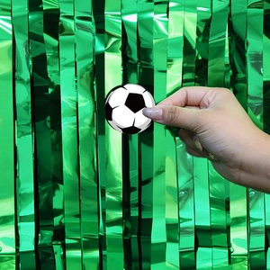 Jupe de table en franges PET vertes avec décorations de fête football pour fans clubs