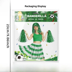 Détail de l'emballage de la tenue de pom-pom girl verte mesurant 23cm sur 20cm style foot