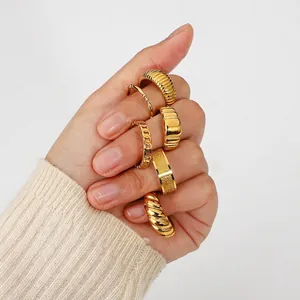 Vintage French Croissant Heart Signet Rings For Women 316L Stainless Steel 18K Gold Plated Hypoallergenic No Fade Jewelry