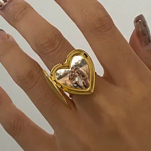 Vintage Stainless Steel Gold Heart Locket Ring For Women Adjustable Opening Photo Frame Memory Ring Fashion Jewelry Gift