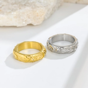 Relief sun and moon rings in gold and silver finish made of high quality titanium steel