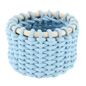 Cesto portaoggetti in corda di cotone azzurro con bordo in legno per scrivania nordica