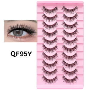 Detail of 10 pairs of thin fishing line false eyelashes with natural volume and curl