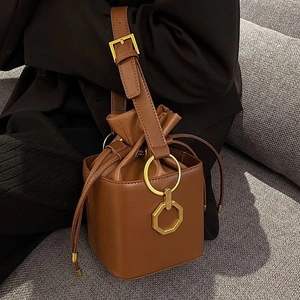 Vintage PU Leather Bucket Bag For Women Retro Drawstring Crossbody Bag With Gold Metal Hardware Adjustable Strap Handbag