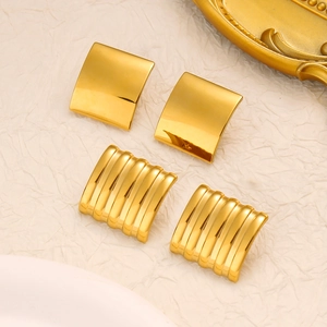 18K gold-plated stainless steel earrings set with smooth and textured square designs