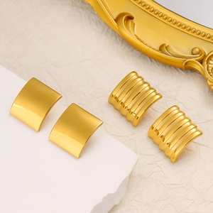 Minimalist 18K gold plated square stud earrings set with sleek and ribbed texture designs