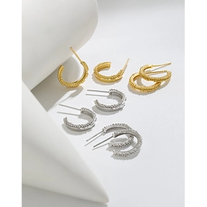 Minimalist S925 sterling silver C-shaped beaded hoop earrings in gold and silver finish