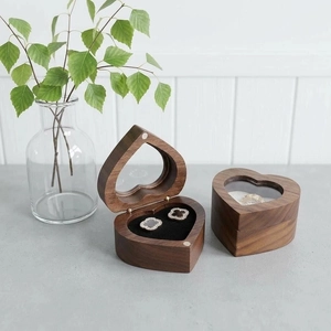 Heart Shaped Walnut Wood Ring Box With Clear Window Magnetic Jewelry Case For Wedding Proposal Gift
