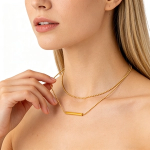 Collana Con Ciondolo A Barra A T A Doppio Strato Minimalista Acciaio Inossidabile Placcato Oro 18K Catena A Sfere