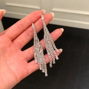 Boucles d'Oreilles Pendantes Élégantes en Cuivre Pour Femmes Clous d'Oreilles à Franges de Strass Avec Tige en Acier Bijoux de Mariage de Luxe