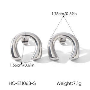 Detailed measurements of minimalist silver-tone U-shape stainless steel earrings.
