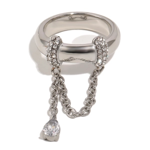 Bague élégante en acier inoxydable avec chaîne à glands et zircone en forme de goutte