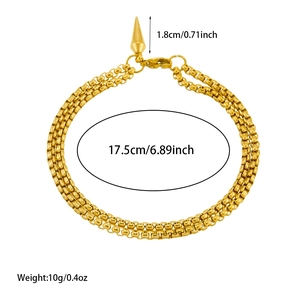 Detail eines zweilagigen Goldarmbands mit Stachelanhänger und 17,5 cm Größenangaben
