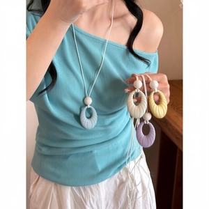 Minimalist Oval Acrylic Pendant Necklace For Women Long Striped Wave Texture Sweater Chain Macaron Colors Elegant Fashion Jewelry Neck Accessory