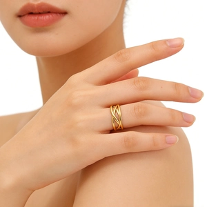 Anello incrociato multistrato minimalista in acciaio inossidabile 316 per donne eleganti