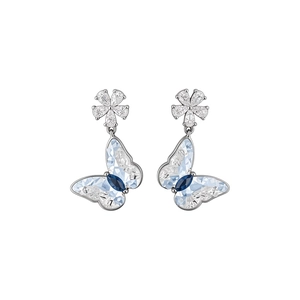Eleganti orecchini a farfalla e fiore color argento con pietre di zircone
