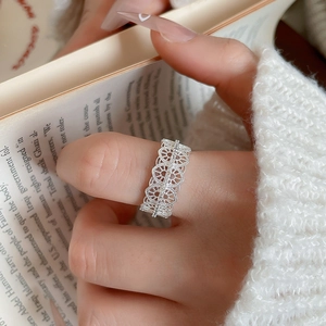 Exquisite silver lace pattern open ring featuring sparkling cubic zirconia accents