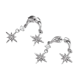 Elegante zilverkleurige ster oorbellen met micro-pave kristallen voor een chique look.