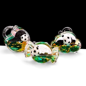 Détails de porte-clés football en acrylique en formes de cœur, bonbon et nuage