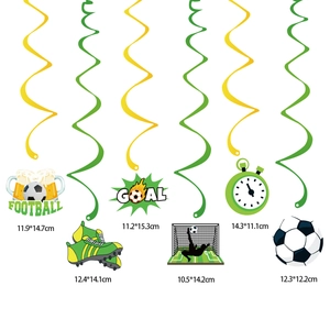 Fußball Party Deko Set mit bunten Spiralen und thematischen Hängedekorationen