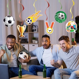 Décorations de fête de football avec spirales colorées et motifs de trophées sportifs