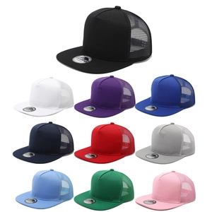 Detail of 10 color options for breathable mesh hip hop caps with flat brims and sports tags