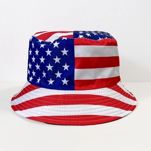 Détail à plat du chapeau bob drapeau américain montrant l'imprimé étoiles et rayures