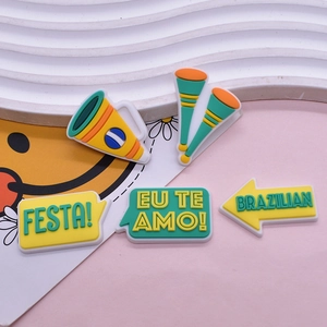 Lot de breloques en PVC pour chaussures thème Brésil avec motifs Festa et EU TE AMO