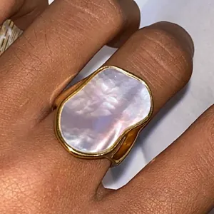 Stainless Steel Irregular Mother Of Artificial Pearl Ring Geometric White Shell Waterproof Hypoallergenic Gold Plated Niche Design Women